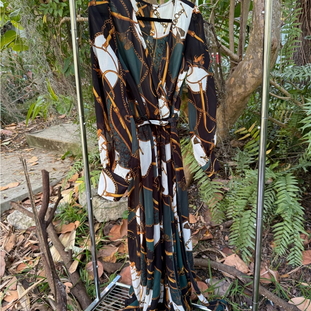 Elegant Black and White Chain Print Dress